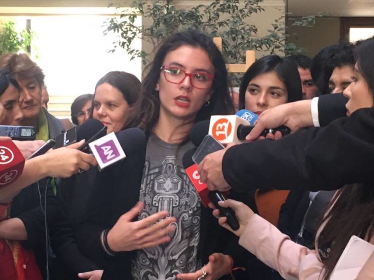 Ministra Vallejo sobre el rol de los movimientos sociales: “El ejercicio de la política y la construcción de democracia implica estar en permanente contacto con la sociedad”