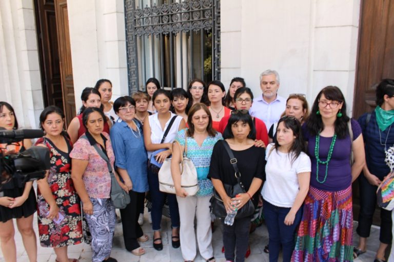 Denuncian despidos y retrocesos en políticas de prevención del Ministerio de la Mujer y la Equidad de Género