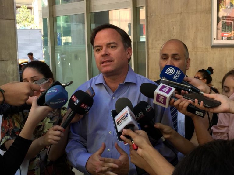 DC expresó total rechazo a propuesta de rebajar indemnización por años de servicio a trabajadores/as
