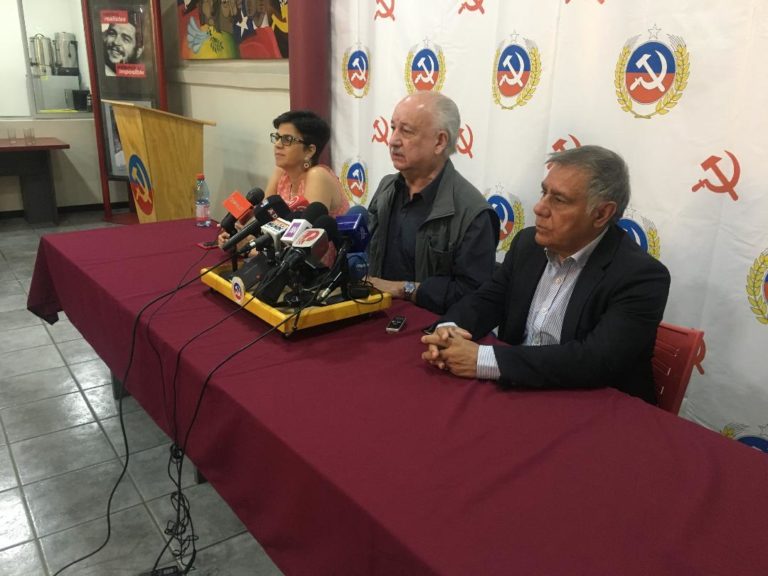 Diputado Teillier criticó rol de Piñera por apoyar el golpismo y no la paz. PC evalúa acciones judiciales por insultos a víctimas de la dictadura de Pinochet