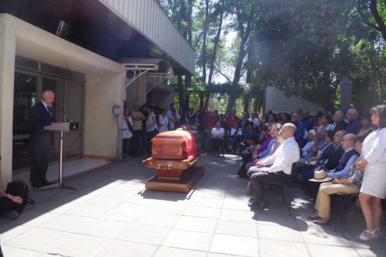 Despedida de un histórico dirigente del Partido Comunista: La partida física de Jorge Insunza Becker