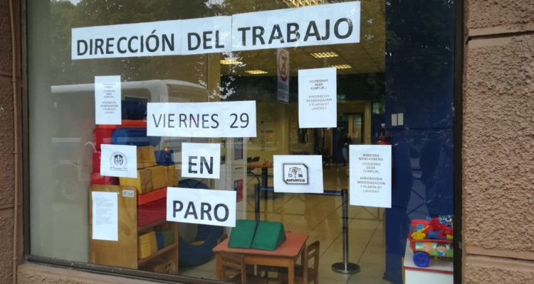 Funcionarios de la Dirección del Trabajo denuncian incumplimiento de acuerdos con el gobierno e iniciaron movilizaciones