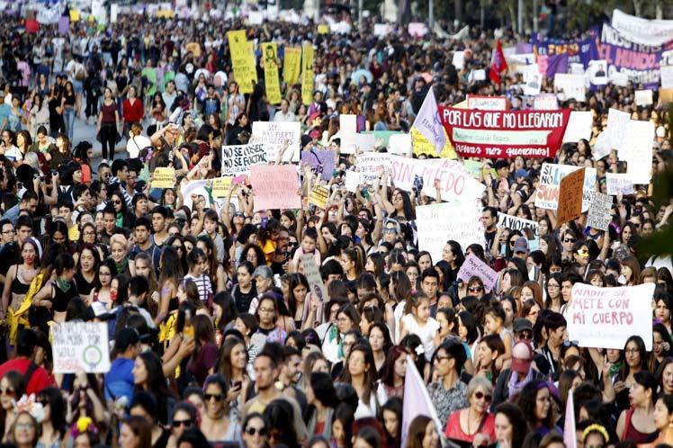 Claudia Pascual y el 8M en perspectiva : “Convocatoria multitudinaria que logra traspasar distintos segmentos de nuestra sociedad con una diversidad de demandas”