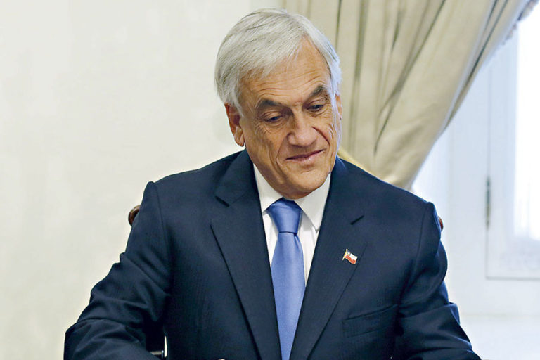 El balance del año 1 de Piñera II: “Pirotecnia política”