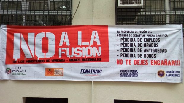 Con paro de advertencia funcionarios de ministerios de Vivienda y Bienes Nacionales rechazan fusión
