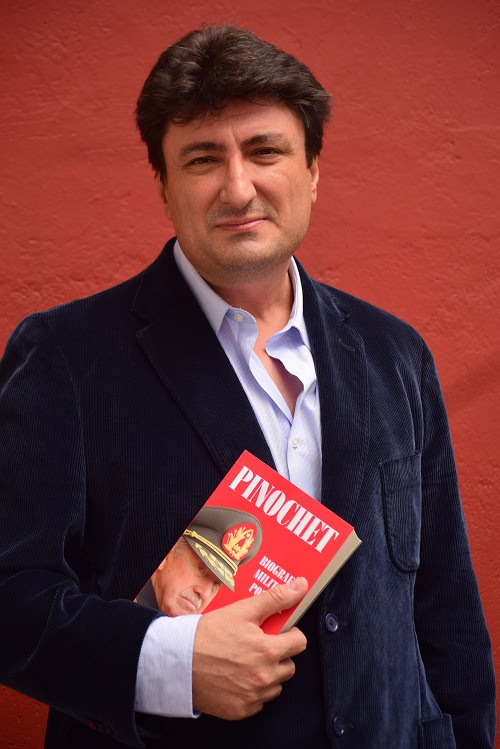 Mario Amorós presentó en Chile “Pinochet, biografía política y militar”