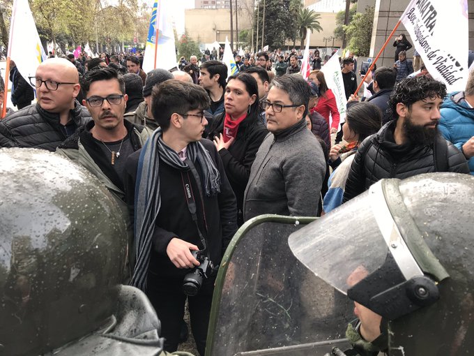 Fuerte represión policial marcó jornada nacional de protesta #NosCansamosNosUnimos