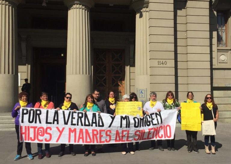 Adopciones ilegales: Solicitarán a Interpol que acelere diligencias para esclarecer casos ocurridos en dictadura