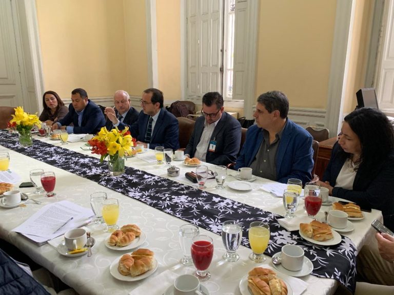 Unidad para el Cambio presentó su propuesta de pensiones de carácter público, tripartito, multipilar, solidario y de reparto