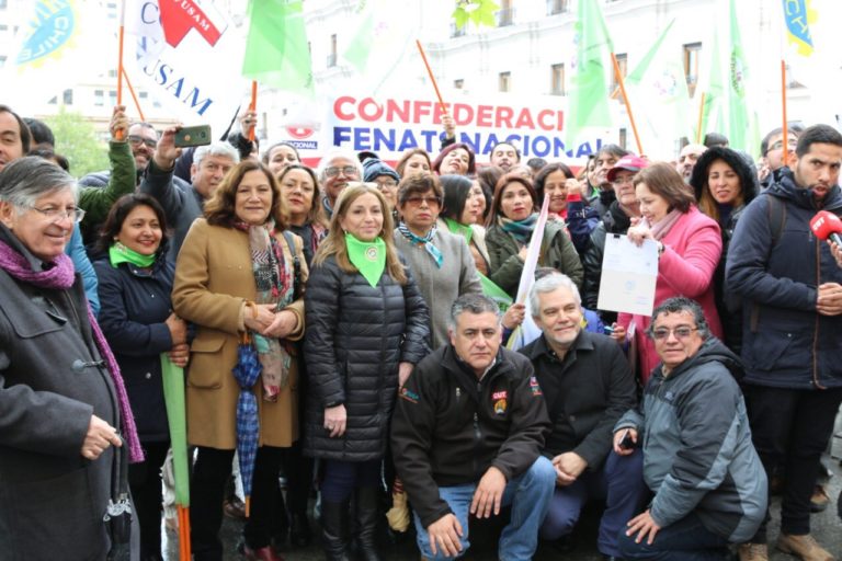 Reajuste sector público 2020: Entregan petitorio al gobierno