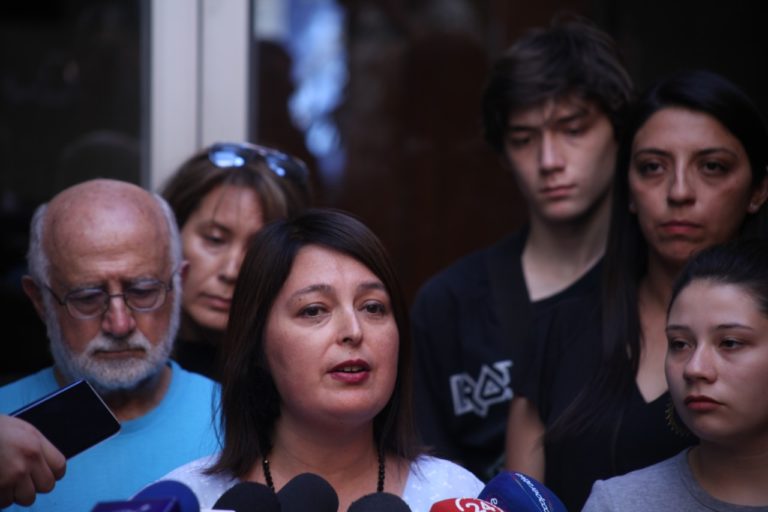 Familiares de víctimas de impactos de bombas lacrimógenas presentarán querella