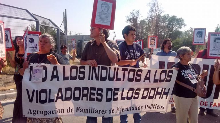 Alerta en organizaciones de DD.HH. y artistas por iniciativa del gobierno de indulto a condenados por crímenes de lesa humanidad