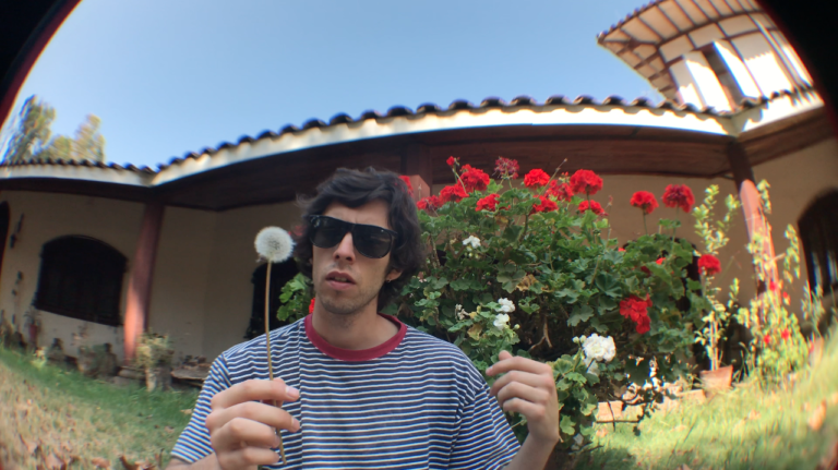 Música Nueva: Inspiración noventera en la creación de Juani Mustard.