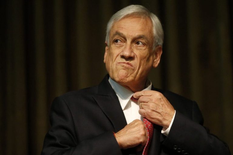 Lo que el presidente está haciendo es reafirmar su autoritarismo y defensa férrea de los intereses empresariales señalan abogados Luis Cuello y Jaime Gajardo