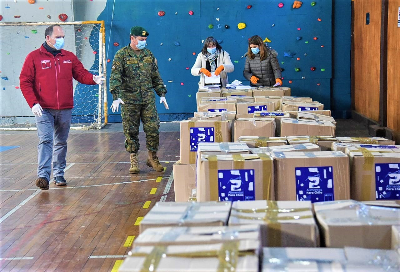 Duras críticas de Alcalde de Diego de Almagro a distribución de cajas de Alimentos y rol de las empresas en la zona Duras críticas de Alcalde de Diego de Almagro a distribución de cajas de Alimentos y rol de las empresas en la zona