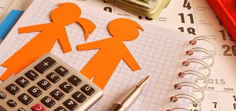 Tierra Colorada: Coordinadora 8M explica el trámite fácil para la retención por deuda alimenticia del 10% de pensiones.