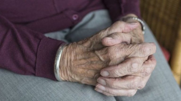 Especial de Prensa: Las personas mayores en el contexto de pandemia y confinamiento.