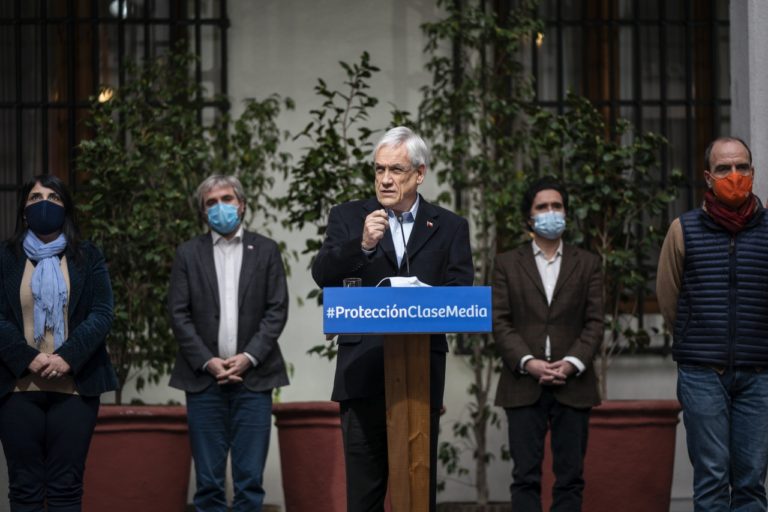 Se profundizan las lógicas de endeudamiento a partir del denominado plan de protección a la clase media señala Carlos Insunza