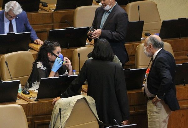 La gran preocupación del país y el Congreso es cómo enfrentar las consecuencias de la pandemia y no los golpes de fuerza señala diputada Santibáñez