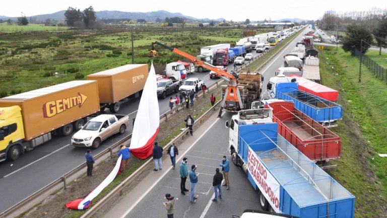Juan A. Lagos y paro de camioneros: “Quien está al mando de esta paralización es la oligarquía chilena”