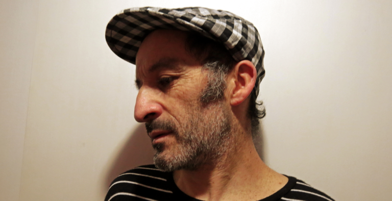Lucho Castillo reflexiona sobre el proceso creativo de su nuevo EP “Laura”