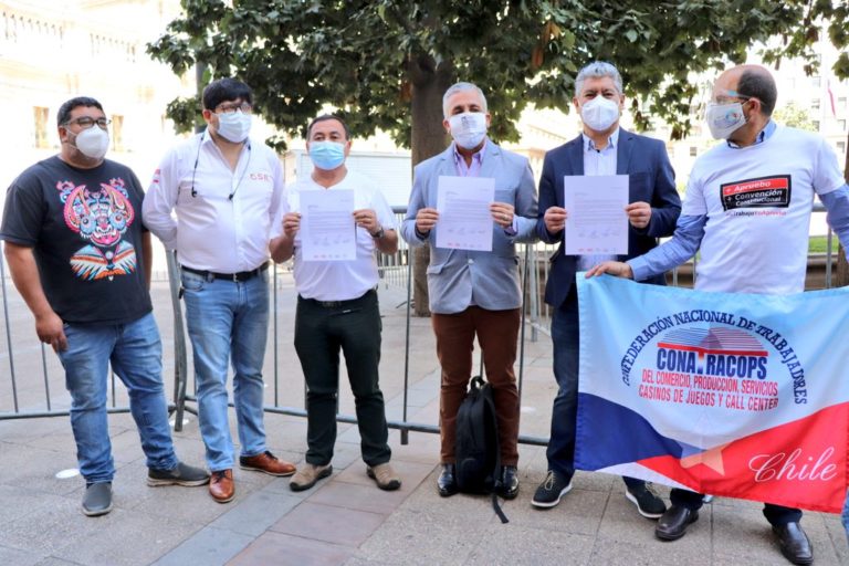 Dirigentes del comercio y la CUT exigen feriado irrenunciable para el 25 de octubre