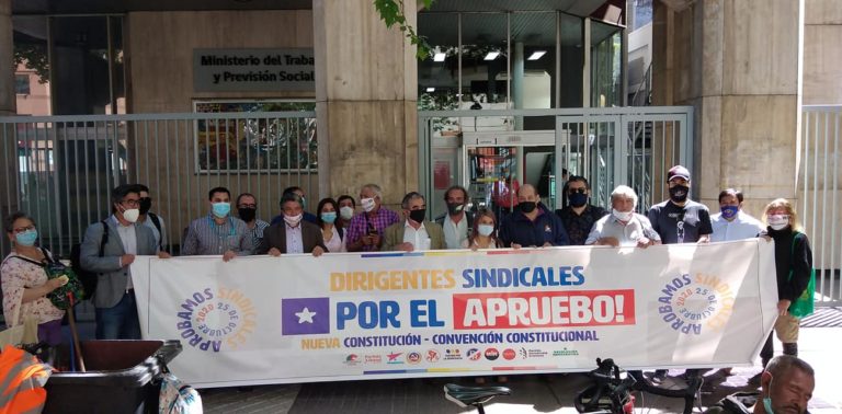 Frentes sindicales de oposición se manifestaron sobre la dramática situación del mundo laboral y llaman a votar apruebo este domingo