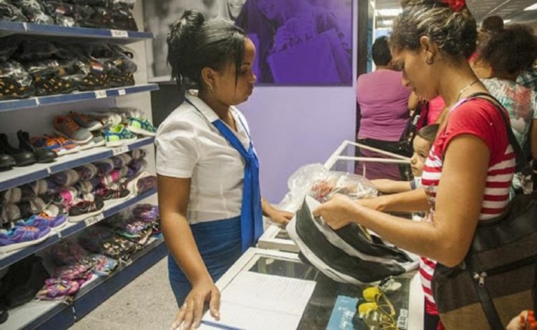 Trabajadores del comercio y su demanda por volver feriado obligatorio e irrenunciable el 25 de octubre.