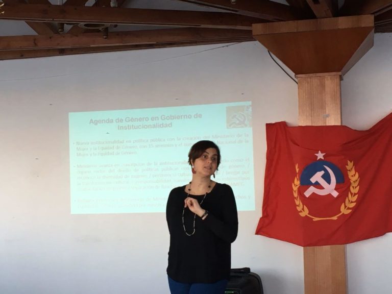 Claudia Pascual: “La gran contradicción del periodo histórico actual es neoliberalismo versus democracia, por ser incompatibles con los derechos sociales”