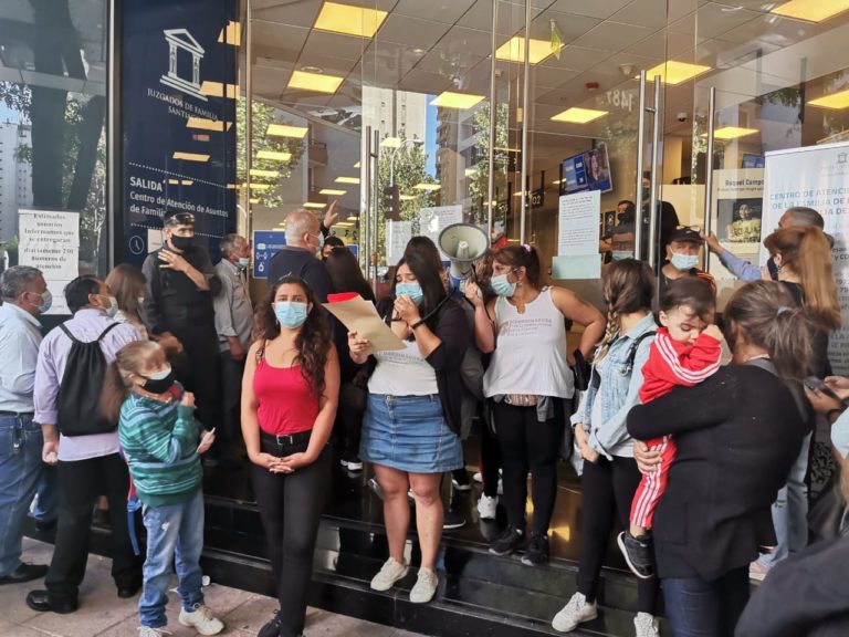 Coordinadora por el cumplimiento de pensión de alimentos exige acelerar el pago de la primera retención del 10% de los fondos previsionales