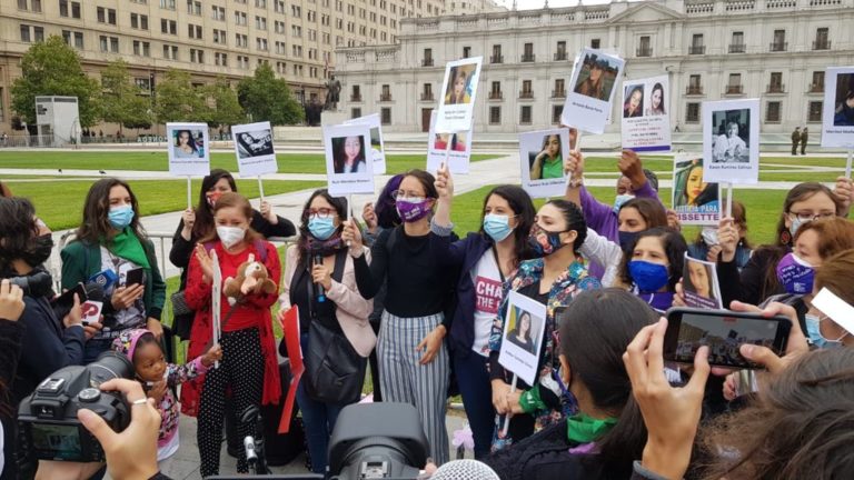 Karol Cariola y día nacional contra el femicidio: Anuncian proyecto de reparación para familiares de víctimas