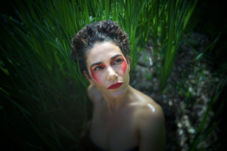 Música Nueva: Natalia Contesse  libera “Domomamüll” en plataformas digitales.