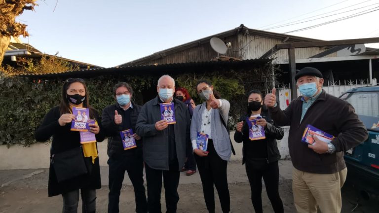 Con casa a casa cerraron campaña por Karina Oliva en Lo Espejo