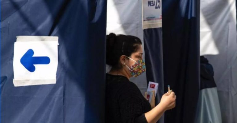 Por las Anchas Alamedas: Participación electoral en comunas pobres aumenta en un 17% en recientes elecciones.