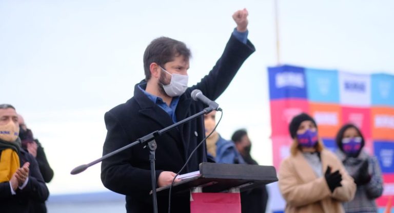 Boric y programa de gobierno: “La democracia puede expresarse en diferentes aspectos y para ello debemos confiar más en nuestras comunidades, en nuestros pueblos”