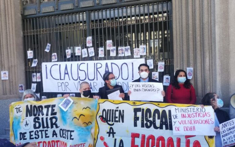 Familiares Presos Políticos entregan carta a ministro de Justicia