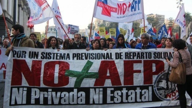 Economista Andrés Solimano: “El gobierno carece de peso político e interés real para avanzar hacia una reforma sustancial del sistema de pensiones”