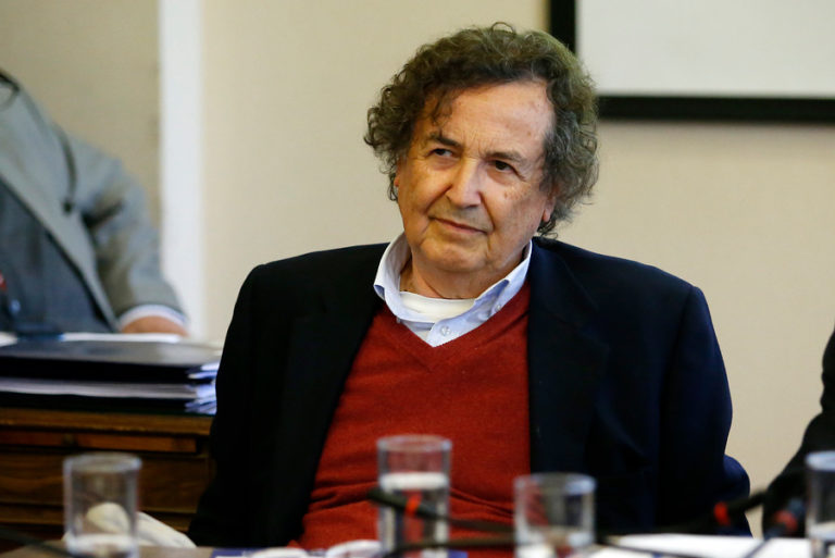 Economista Ramón López: “Es muy difícil predecir muchos aspectos que inciden en la economía. Los candidatos que no reconocen eso, están mintiendo”.