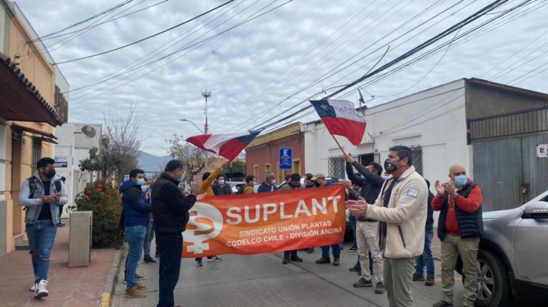 Tierra Colorada: Sindicato Suplant de Codelco en huelga por políticas laborales en desmedro de trabajadores nuevos.
