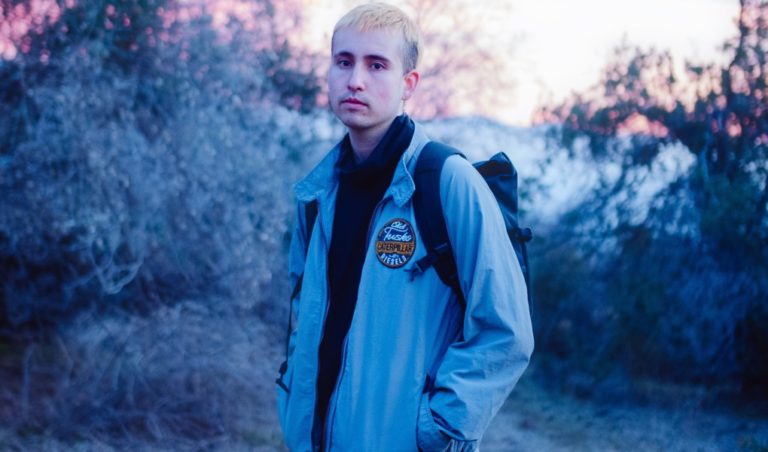 Música Nueva: Mati ACV describe la ansiedad de las redes sociales en su nuevo single “Sabes muy bien”.