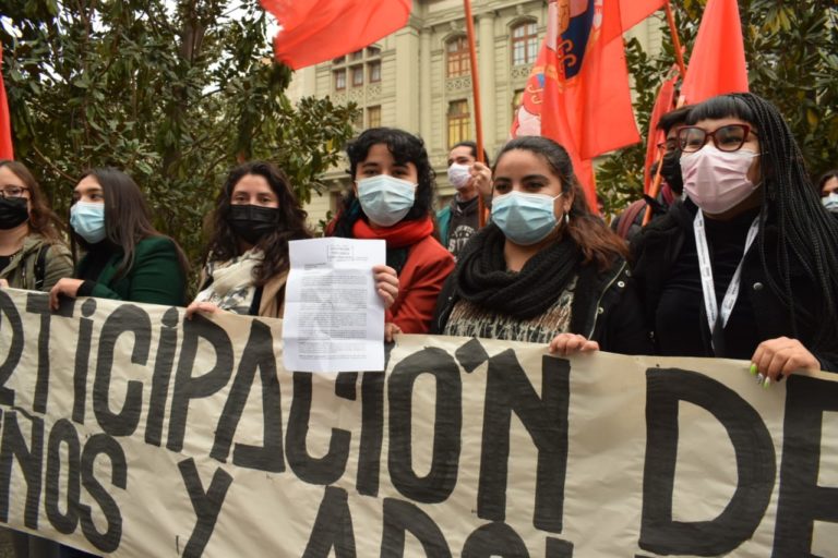 Daniela Serrano, presidenta de las JJ.CC.: “los y las estudiantes comenzaron el proceso constituyente, exigir que voten en el plebiscito de salida es justo”