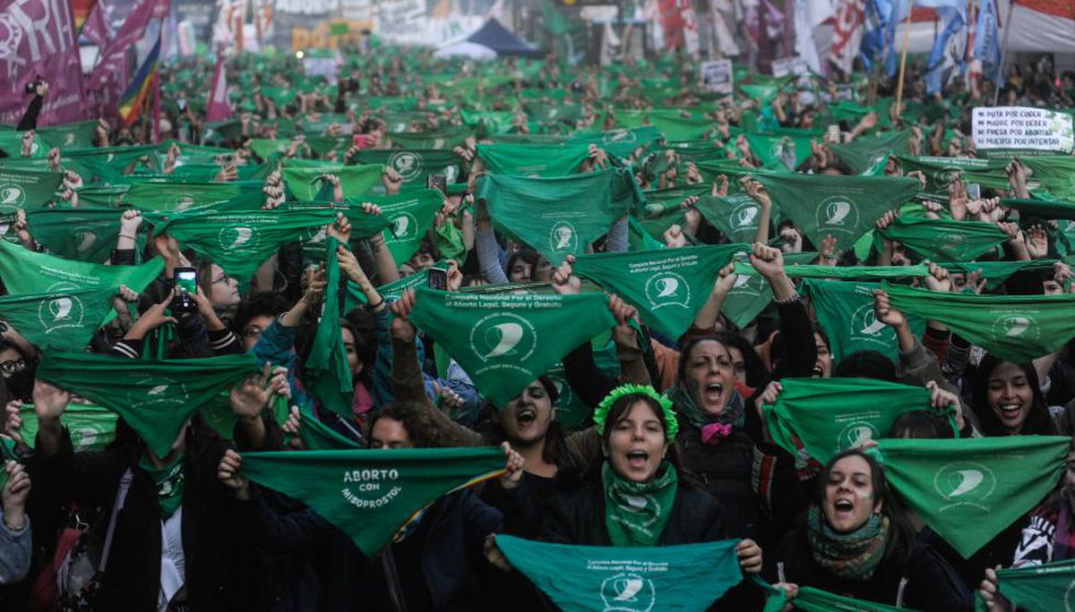 Katiuska Rojas, Directora de la Asociación Nacional de Matronas y Matrones de Chile, lamenta votación sobre despenalización del aborto y pide se revierta cuando se vea en Sala Katiuska Rojas, Directora de la Asociación Nacional de Matronas y Matrones de Chile, lamenta votación sobre despenalización del aborto y pide se revierta cuando se vea en Sala