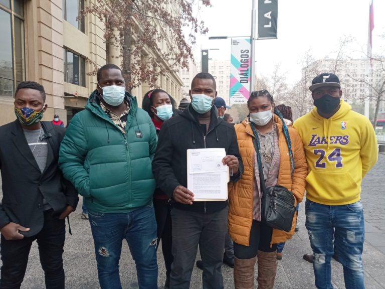Organizaciones haitianas en Chile piden celeridad para trámites migratorios tras desastre natural y humanitario.