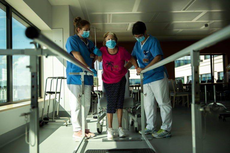 “Covid prolongado”: la sintomatología post-covid que requiere tratamiento multisectorial y rehabilitación no acotada en el tiempo.