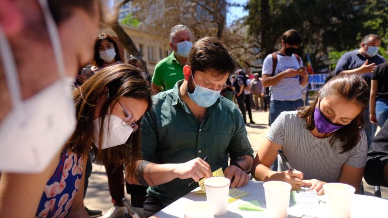 Gabriel Boric en mesa ciudadana: “Tenemos que escuchar a la gente y las prioridades las vamos a tener que definir en conjunto”