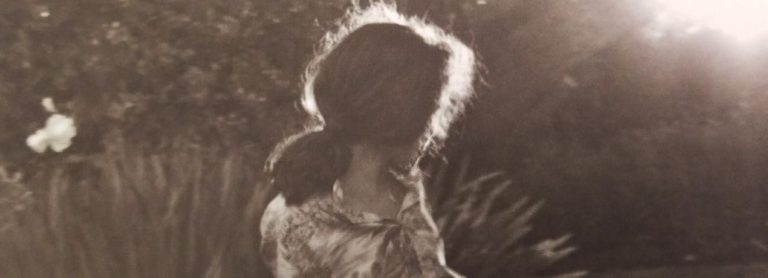 Leer es Resistir: “No aceptes Caramelos de extraños”, una incómoda pero necesaria obra de Andrea Jeftanovic.