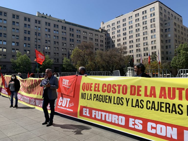 Cut exigió frente a La Moneda la salida de Piñera de la presidencia