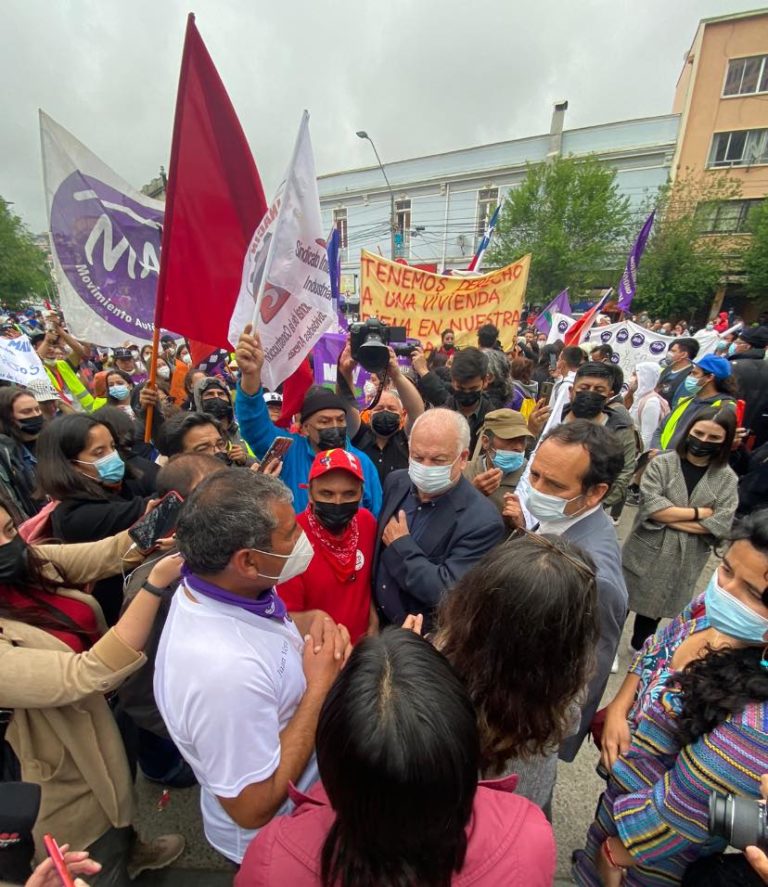 Teillier calificó como un esfuerzo extraordinario por lograr la necesaria sensibilización, marcha de pobladores sin casa que recorrió desde Santiago hasta el Congreso en Valparaíso