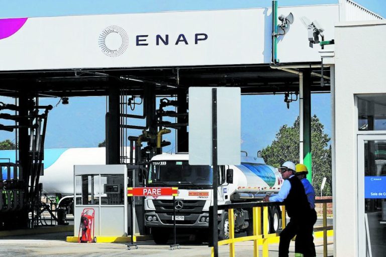 Nolberto Díaz apoya gas popular y señala que será imposible este precio justo con Kast