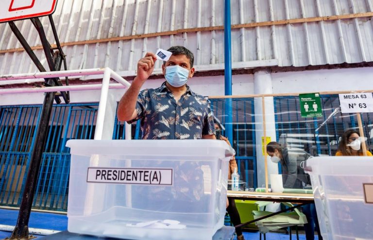 Alcalde Espíndola (Árica) apoya candidatura de Boric: “Es el único capaz de resolver la inseguridad en el norte del país”
